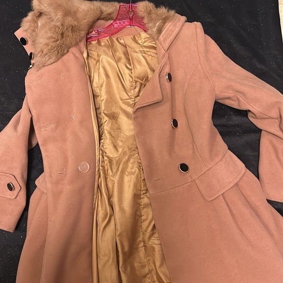 🌟🌟Flouncy Bottom Tan Coat 🧥🌟🌟 - Picture 7 of 10